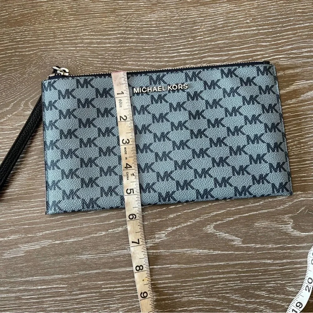 Michael Kors Blue Wristlet - Picture 7 of 8